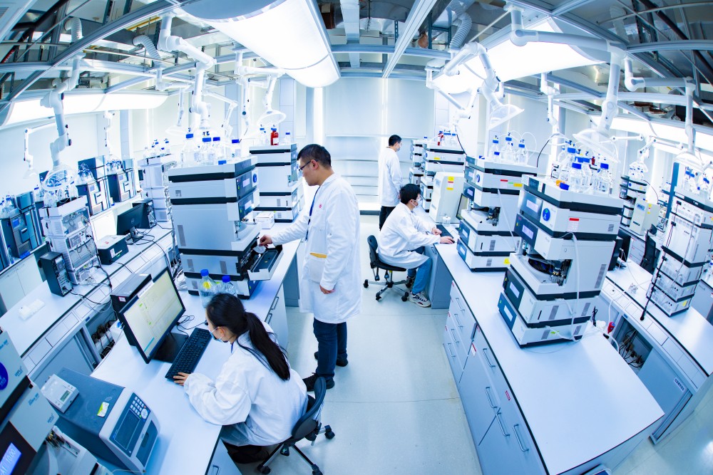 202212011340007375.jpg 17-实验室全景_副本.jpg